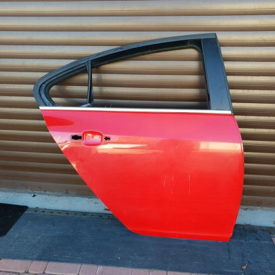 Drzwi tył tylne HB SEDAN Opel Insignia igły Z50B