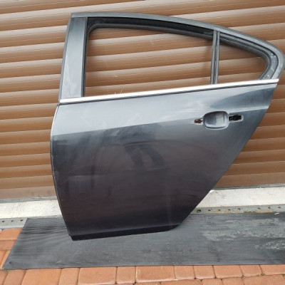 Drzwi tył tylne HB SEDAN Opel Insignia Z22a