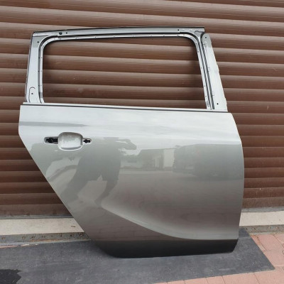 Drzwi tył tylne IGŁA Opel Zafira C Z10a