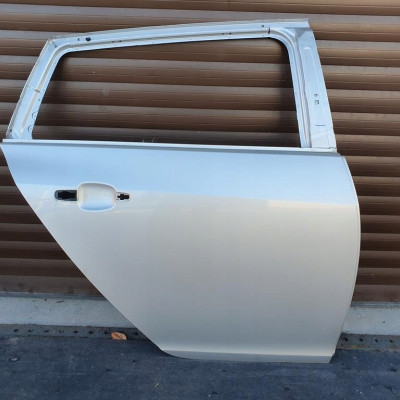 Drzwi tył tylne kombi Opel Insignia igły Z176