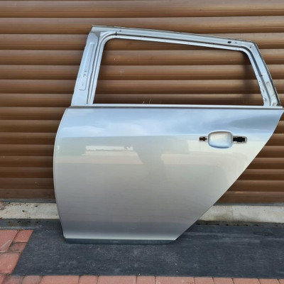 Drzwi tył tylne kombi Opel Insignia igły z179