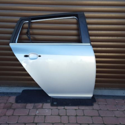 Drzwi tył tylne kombi Opel Insignia igły Z189