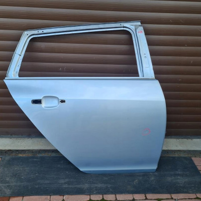 Drzwi tył tylne kombi Opel Insignia Z189