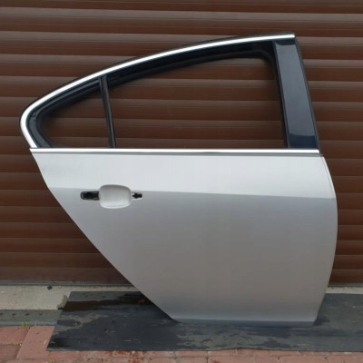 Drzwi tył tylne prawe HB SEDAN Opel INSIGNIA Z176