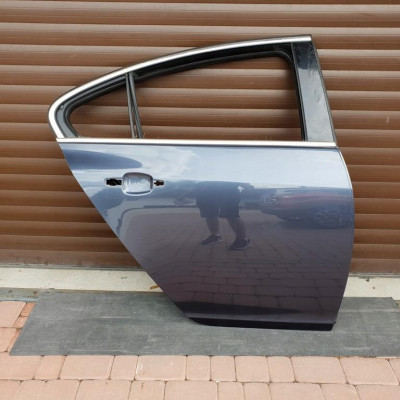 Drzwi tył tylne prawe Opel INSIGNIA Z168 SEDAN HB