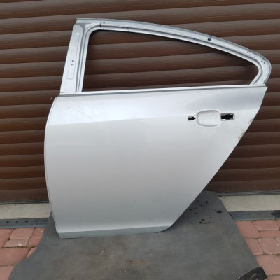 Drzwi tył tylne Sedan HB Opel Insignia igły Z176