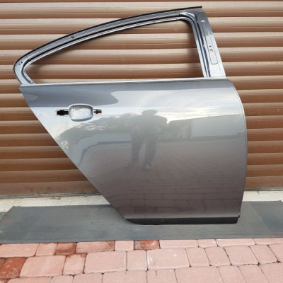 Drzwi tył tylne SEDAN HB Opel Insignia igły Z177