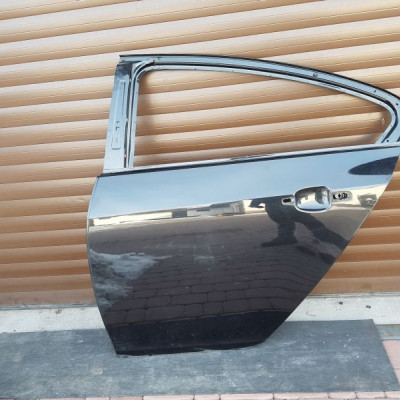 Drzwi tył tylne Sedan HB Opel Insignia igły Z22c
