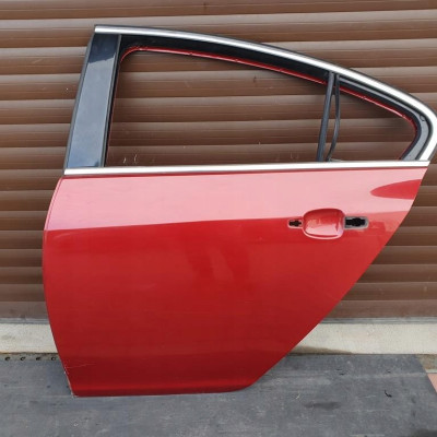 Drzwi tył tylne sedan HB Opel Insignia igły Z50c