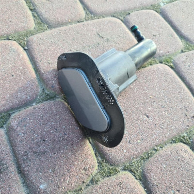 Dysza spryskiwacza prawa Opel Insignia