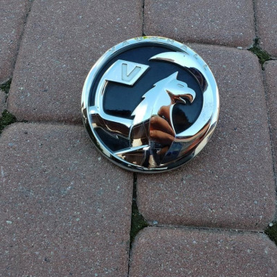 Emblemat logo przycisk klapy tył Opel Insignia B