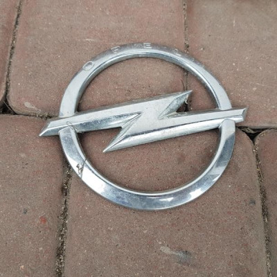 Emblemat znaczek logo tył tylne Opel Astra J IV 4