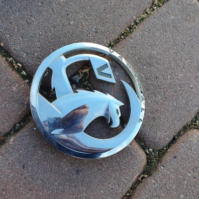 Emblemat znaczek logo vauxhall Opel Astra J IV 4