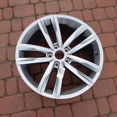 Felga 18" 8Jx18 ET44 VW Passat B8 3G0601025R