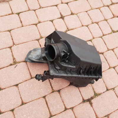 Filtr obudowa filtra powietrza Zafira C 13411684