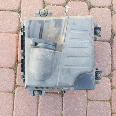 Filtr powietrza obudowa VIVARO TRAFIC 8200467321