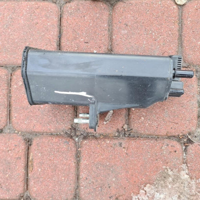 Filtr węglowy 0.9 1.2 Renault Clio IV 4 8201184565