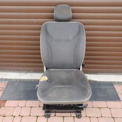 Fotel prawy pojedynczy VIVARO TRAFIC