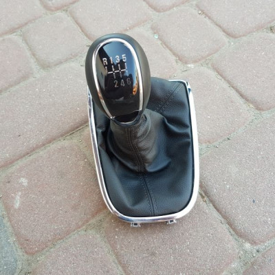 Gałka biegów 6-biegowa Opel Astra J IV 55599858