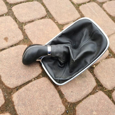 Gałka zmiany biegów Opel Insignia 55563836