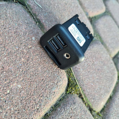 Gniazdo USB AUX Opel Astra K V 84789791