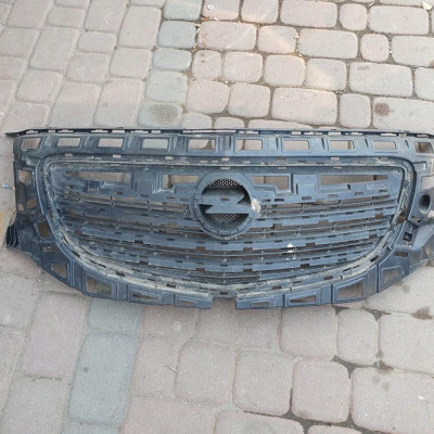Grill atrapa chłodnicy Opel Insignia 13238420