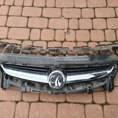 Grill atrapa LIFT Opel Astra J IV 13368871