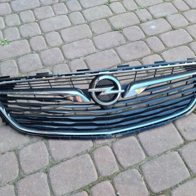 Grill atrapa zderzaka Opel Insignia B 39106649