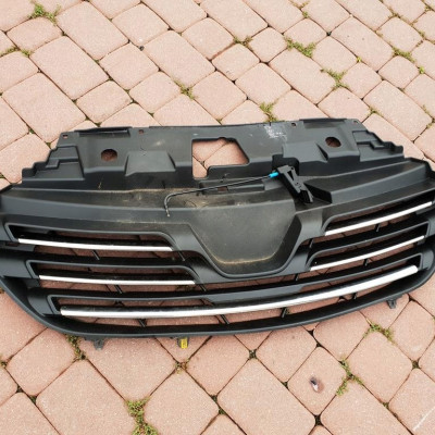 Grill gril antrapa zderzaka Vivaro B Trafic III