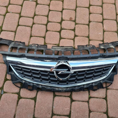 Grill IGŁA przed LIFT atrapa Opel Astra J 13266577