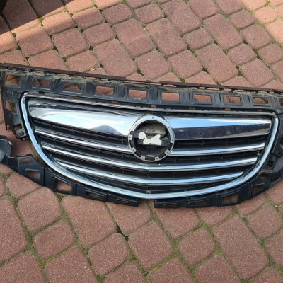 Grill przód przedni Opel Insignia