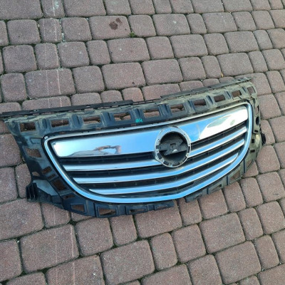 Grill przód przedni Opel Insignia przed lift