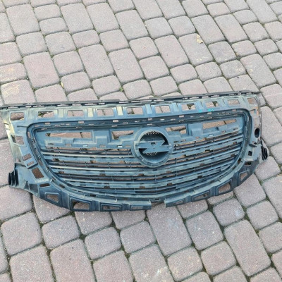 Grill przód przedni podstawa grilla Opel Insignia