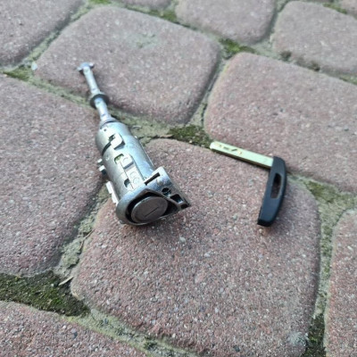 Grot kluczyk nakładka drzwi Renault Clio IV