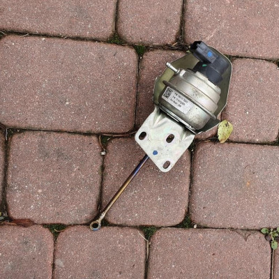 Gruszka nastawnik turbiny Opel Insignia TFV00292R