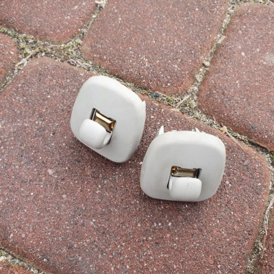 Haczyk mocowanie daszka podsufitki Renault Captur