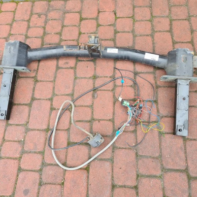 Hak holowniczy kombi wiązka Opel Insignia