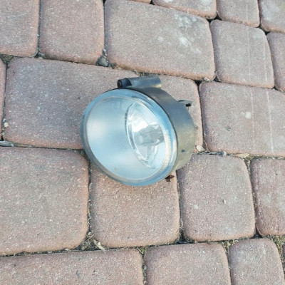 Halogen przód Vivaro Trafic 7701045717R