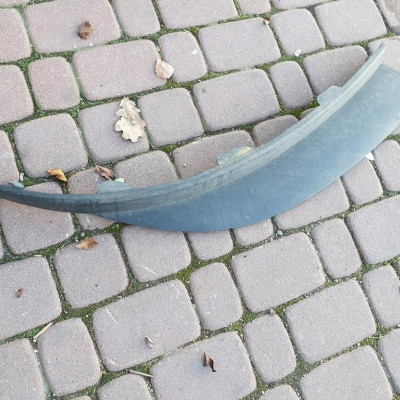 Hokej dokładka dola lewa Opel Astra J IV 13264406