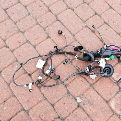 Instalacja wiązka drzwi przód Astra K V 39159258