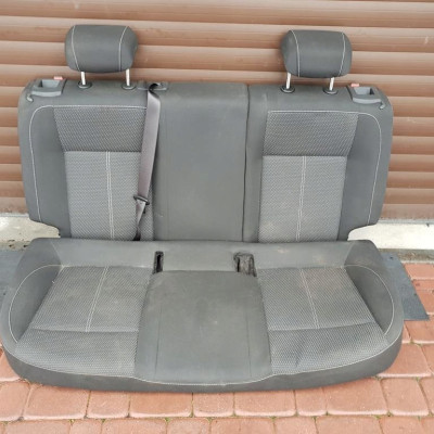 Kanapa siedzisko oparcie tył Opel Astra J IV HB
