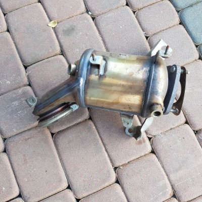 Katalizator A20DTR Opel Insignia 55562937 GM205