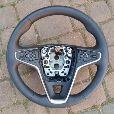 Kierownica Opel Insignia LIFT skóra IGŁA 142
