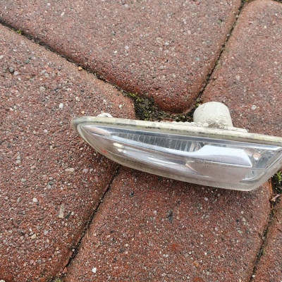 Kierunkowskaz lewy migacz Opel Astra J IV 13273103