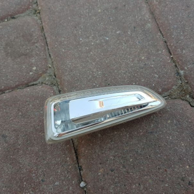 Kierunkowskaz lewy Opel Astra J IV 13491088