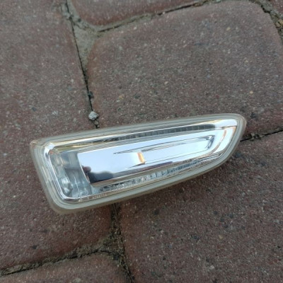 Kierunkowskaz prawy Opel Astra J IV 13491089