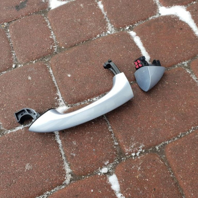 Klamka drzwi przednia lewa Opel Astra K V