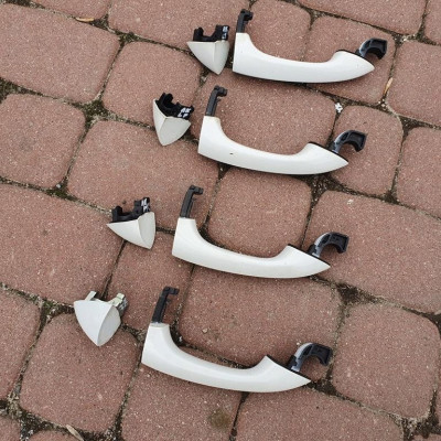 Klamka drzwi zewnętrzna Z40R Opel Astra K V