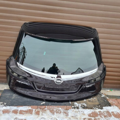 Klapa bagażnika igła kombi Opel Insignia Z41c