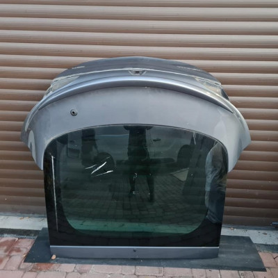 Klapa tył tylna HB ciemna Opel Insignia igły Z195